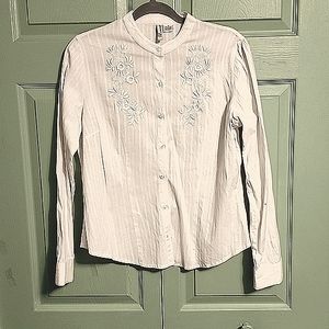 St John's Bay Stretch Cream Color Shirt (Size M) NWOT